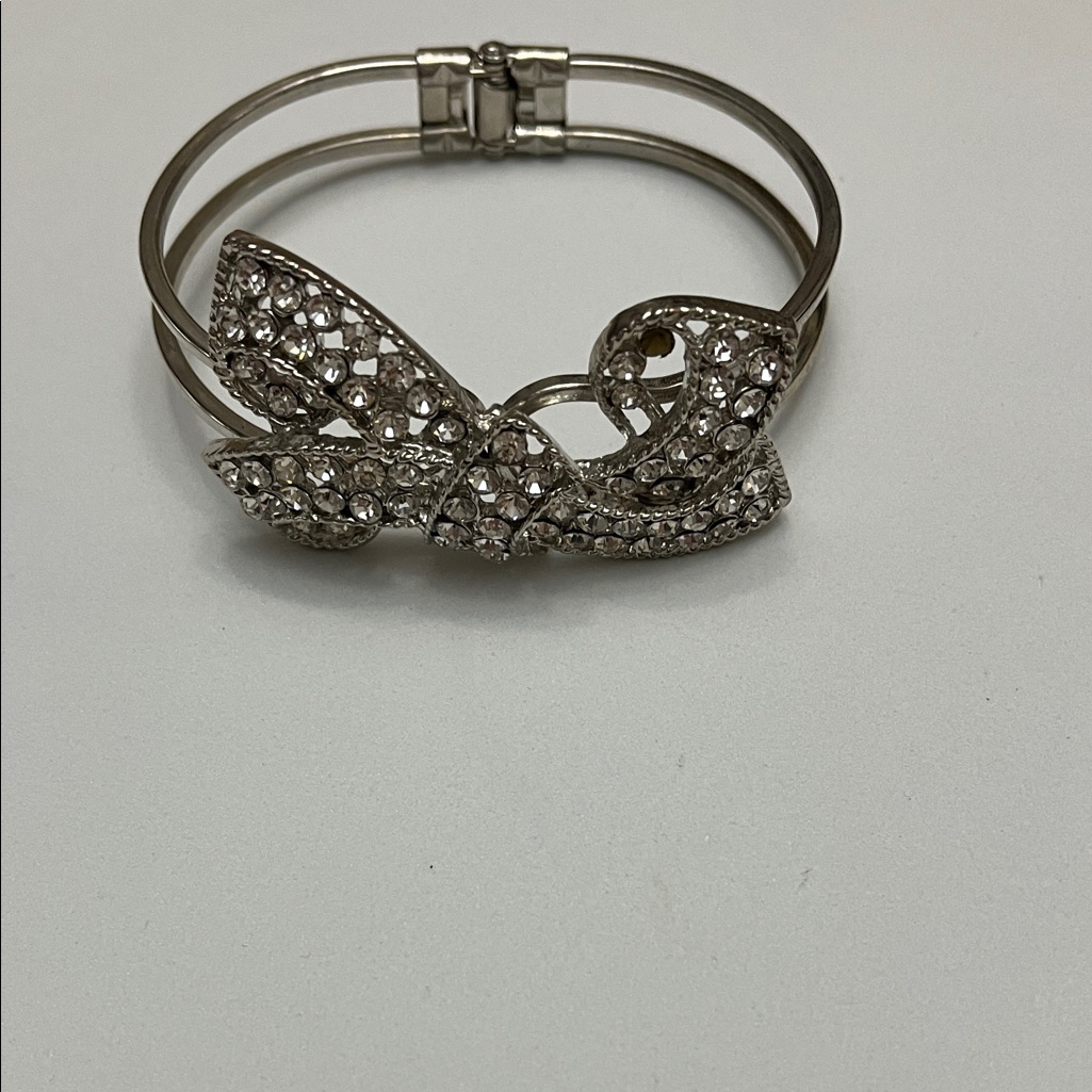 Avenue Bow Bracelet